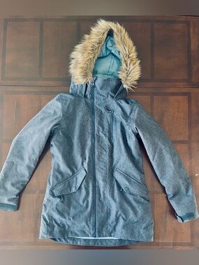 Burton Light Blue and Navy Quilted Jacket Interior with Patterned Loop